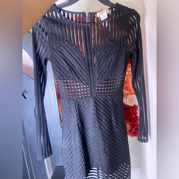 Show Stopping black dress 😍 size Small - Picture 2 of 3